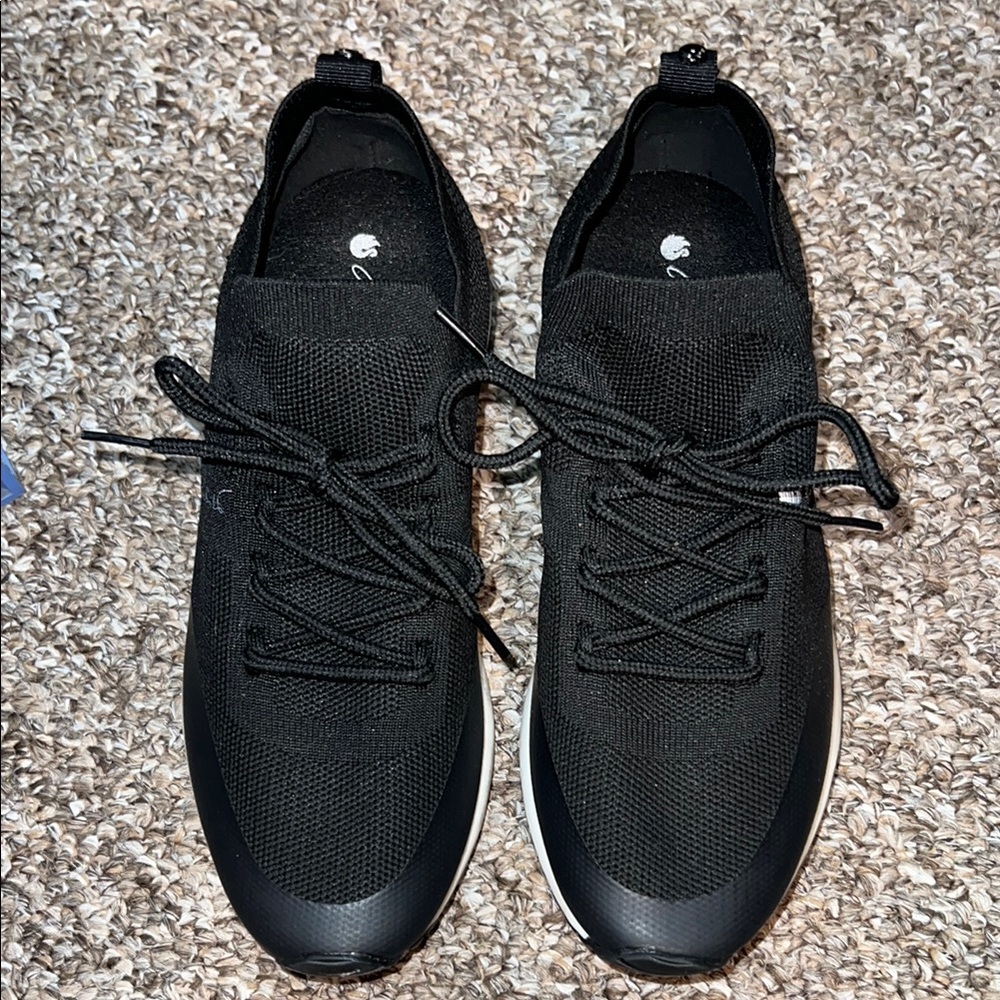 Black Gloria Vanderbilt Sneakers